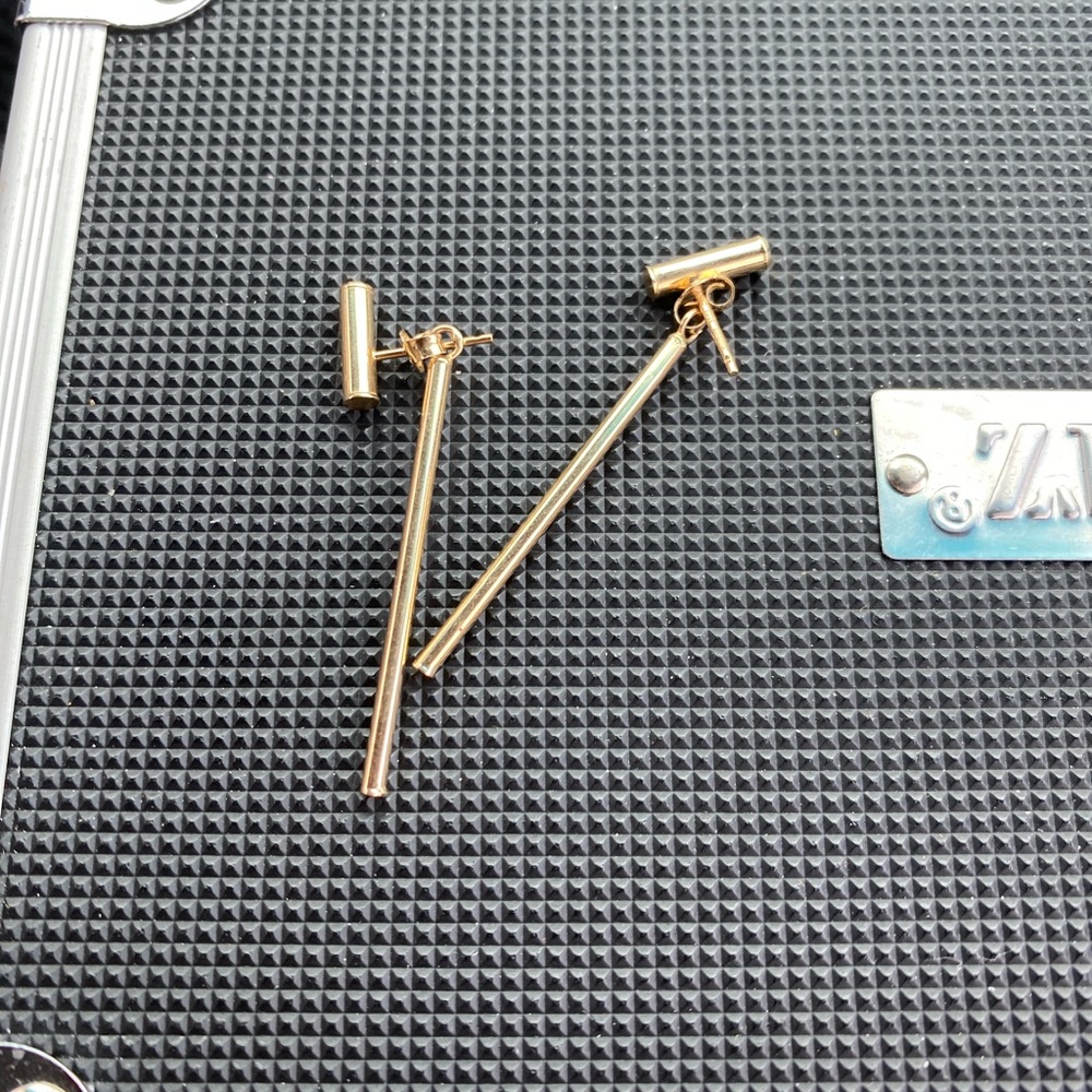 14k yellow gold bar style earrings